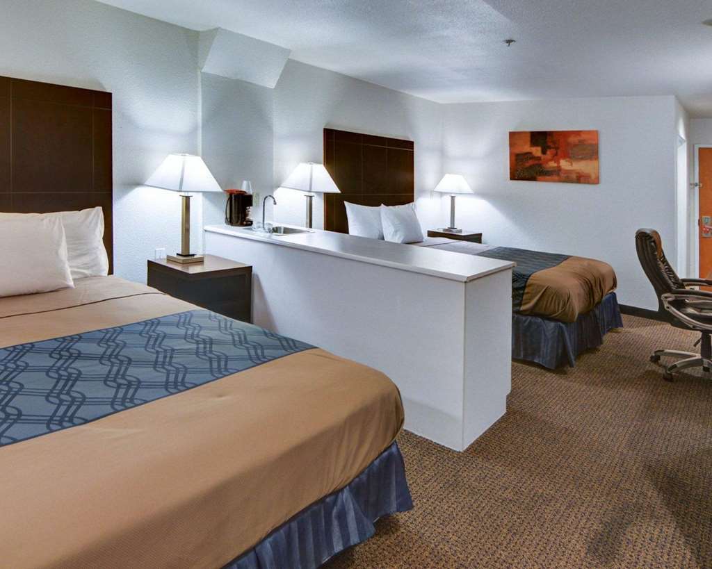 Rodeway Inn & Suites Lewisville I 35 - photo 12