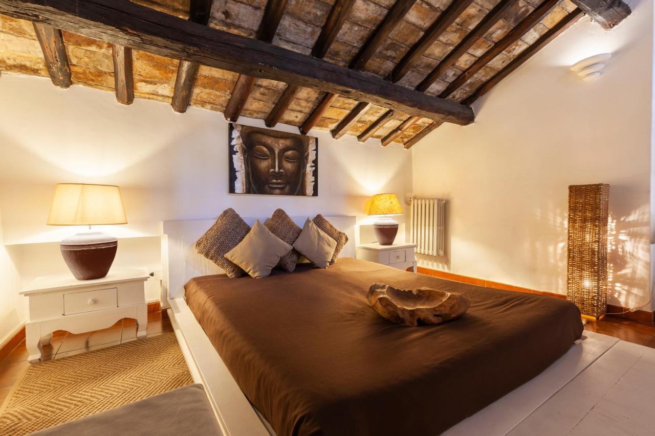 Piazza Navona Historic Luxury Apartment — 4-Star Luxury Hotel in Rome, Italy