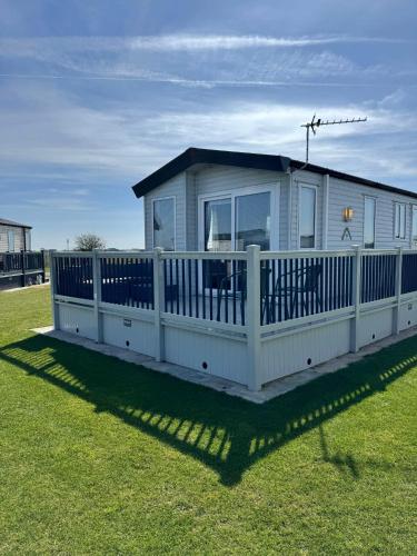 6 birth caravan chapel st Leonards trunch lane in Chapel Saint Leonards, United Kingdom