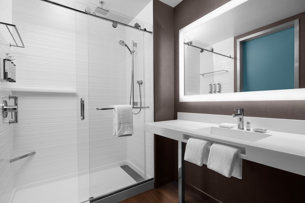AC Hotel Vancouver Waterfront - photo 16