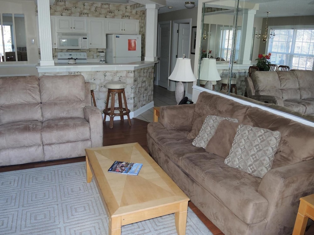 Family Friendly Brunswick Plantation Villa 1609 with Great Resort Amenities by RedAwning - photo 16