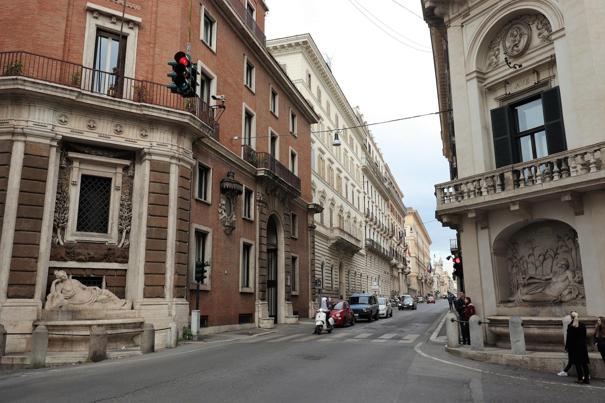 Trevi Suite B&B — 4-Star Luxury Hotel in Rome, Italy