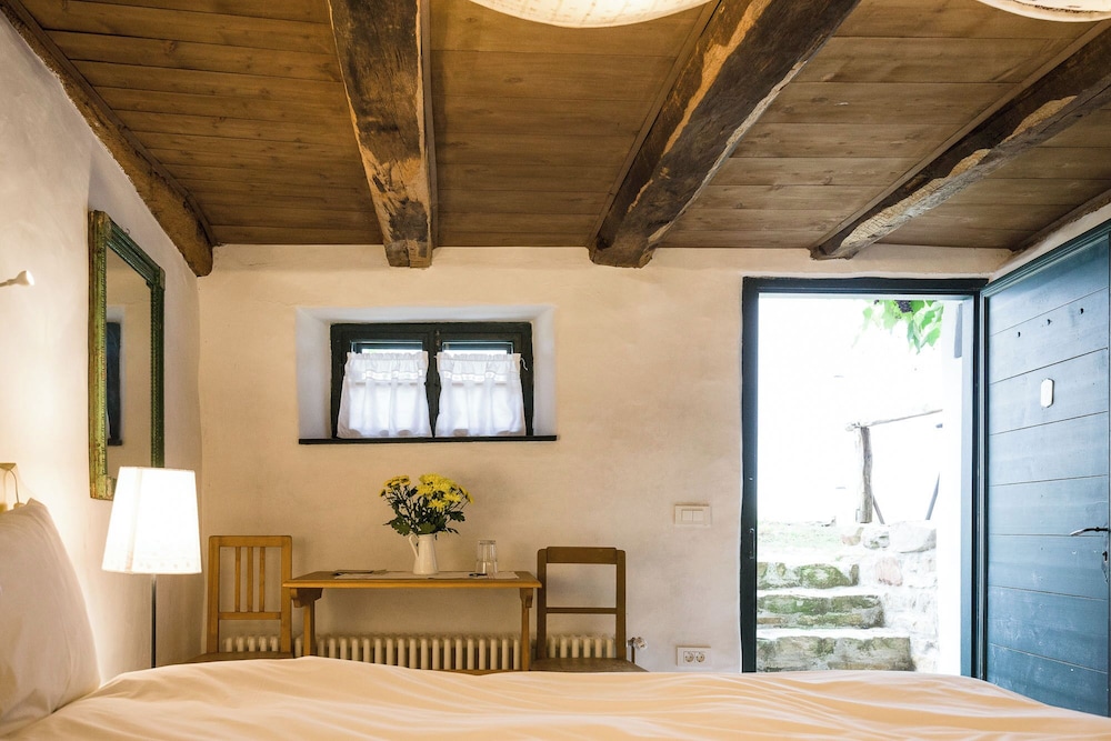 Viscri 125 - carbon neutral hotel in Bunesti