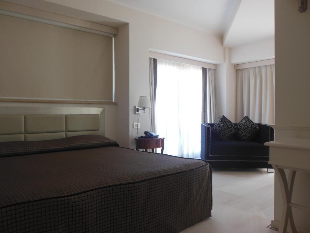 Hotel Palace 4s — Crotone