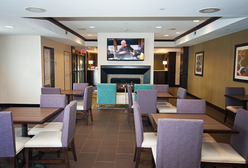 Holiday Inn Express & Suites Wichita Northeast by IHG - photo 34