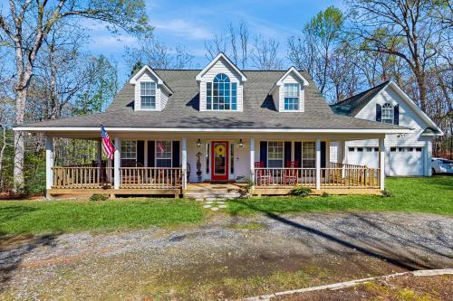 Hilltop Hideaway — hotel in Hiawassee