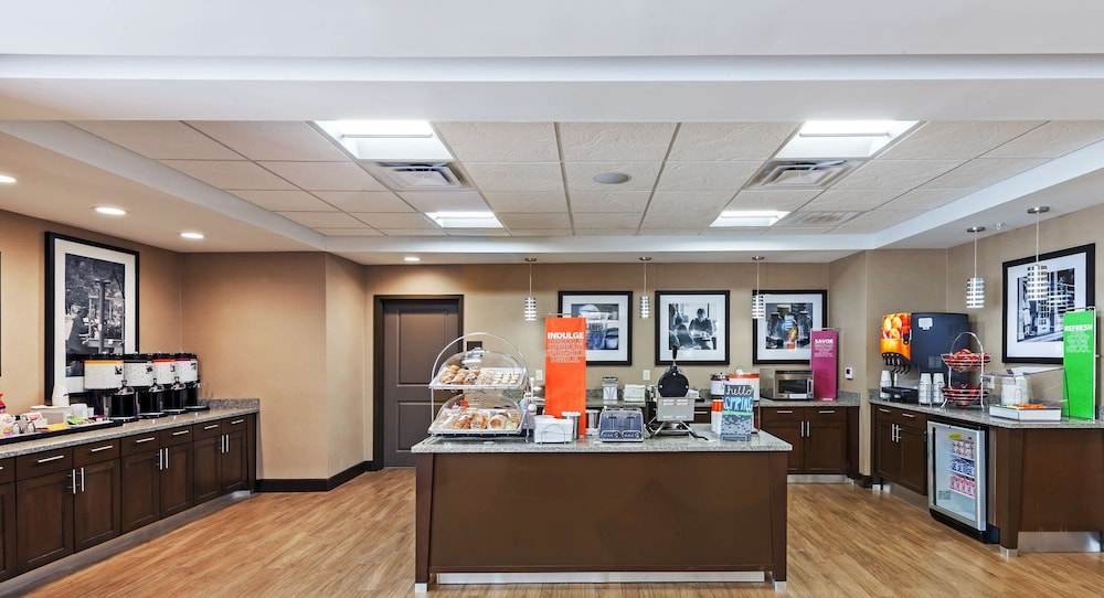 Hampton Inn & Suites Claremore - photo 36