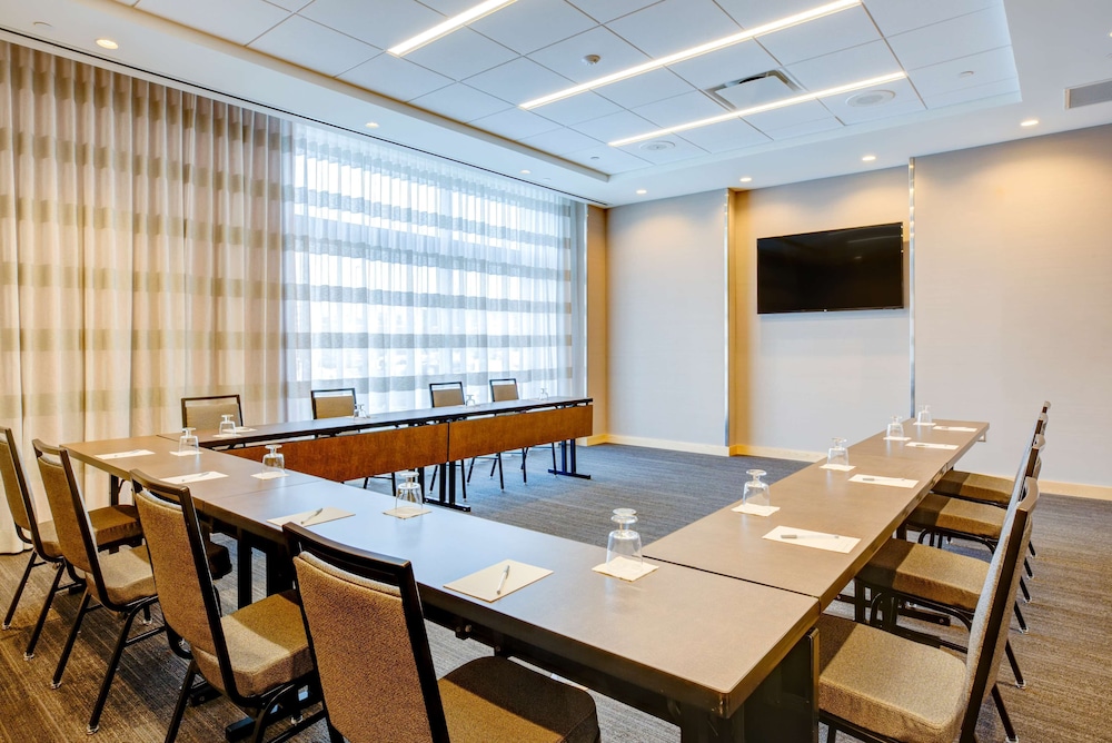 Hampton Inn & Suites Boston Waltham - photo 36