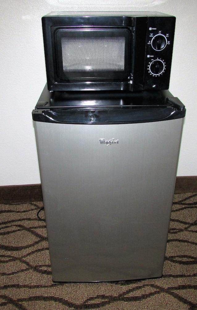 Days Inn & Suites by Wyndham Fort Valley - photo 19