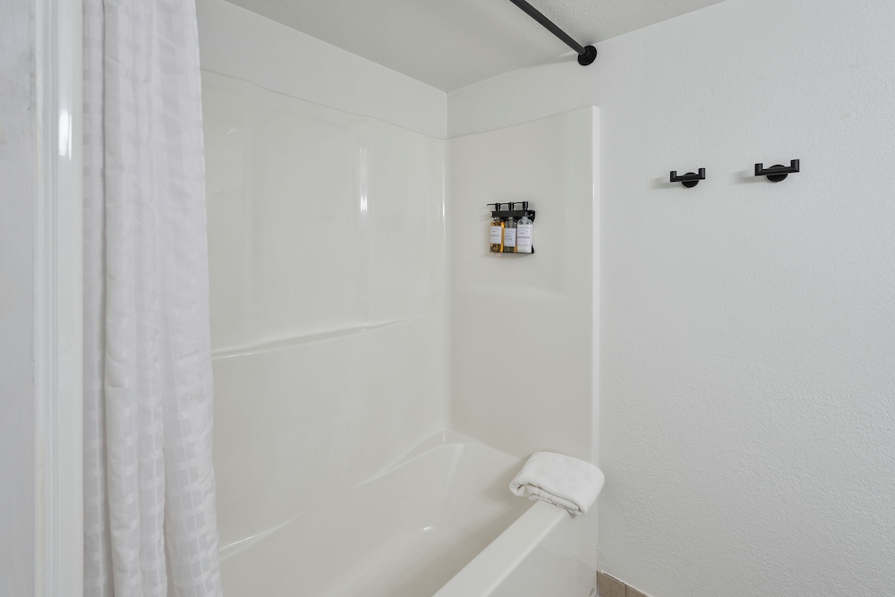 Tremont Lodge & Resort - photo 185