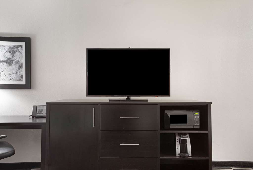 La Quinta Inn & Suites by Wyndham Norwich Plainfield Casino - photo 10