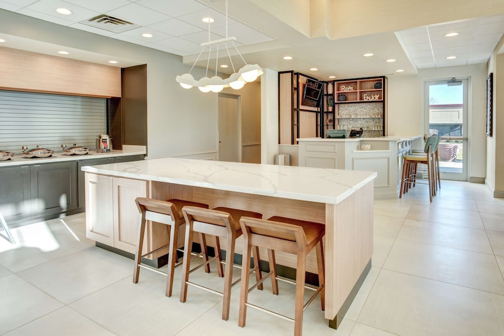 Hilton Garden Inn Lakewood - photo 9