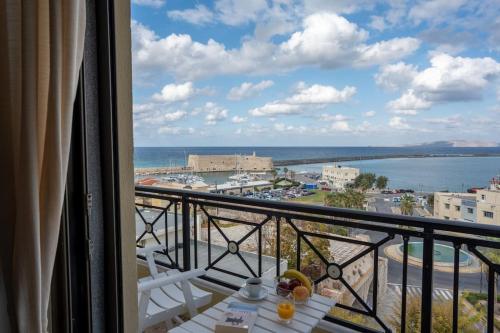 Cozy Stylish Sea View Apartment — 4-Star Luxury Hotel in Irakleion, Greece