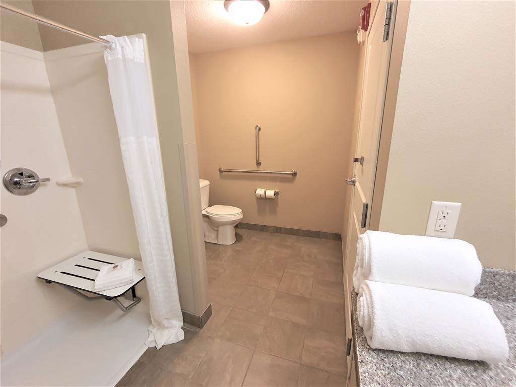 AmeriVu Inn and Suites Chisago City - photo 11