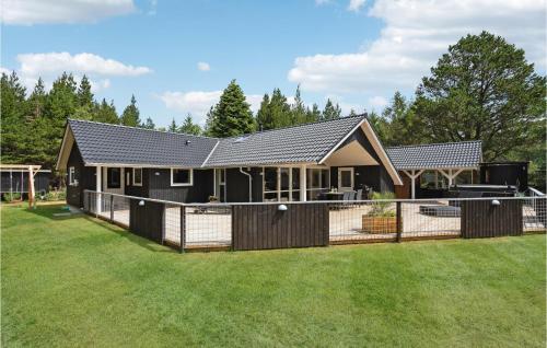Awesome Home In Blåvand With Sauna — 5-Star Luxury Hotel in None, Denmark