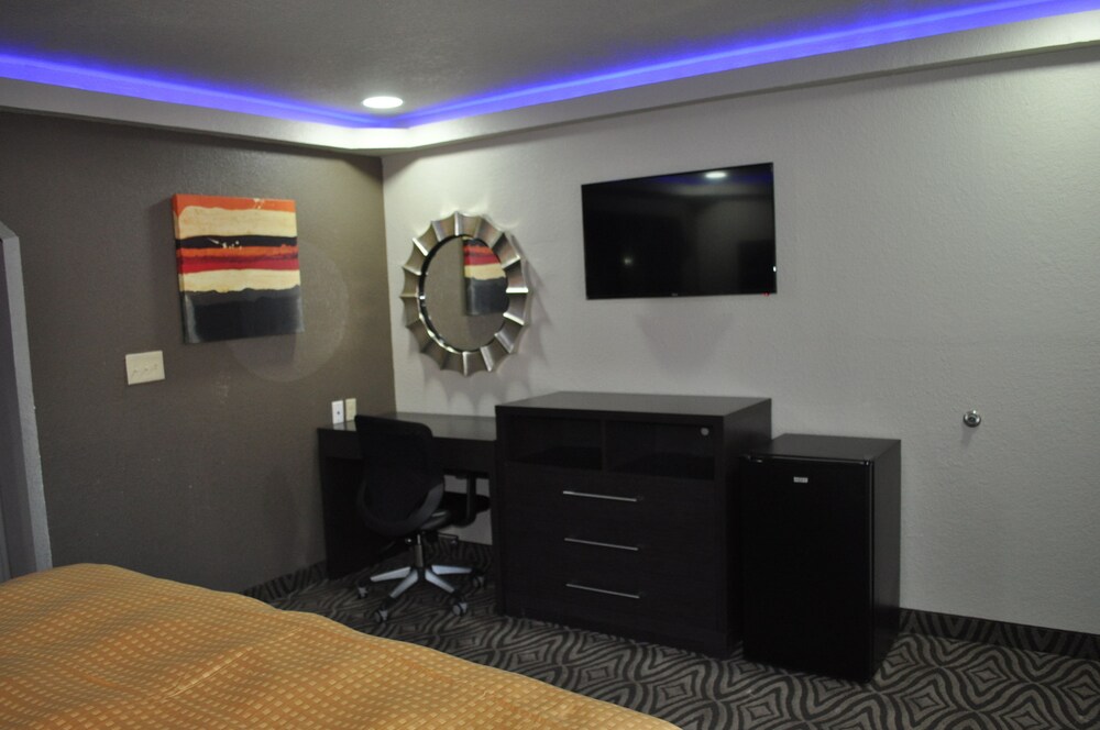 Downtown Suites Dallas - photo 6
