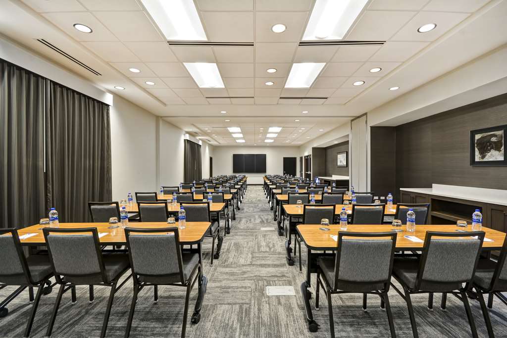 Hyatt Place Fresno - photo 21