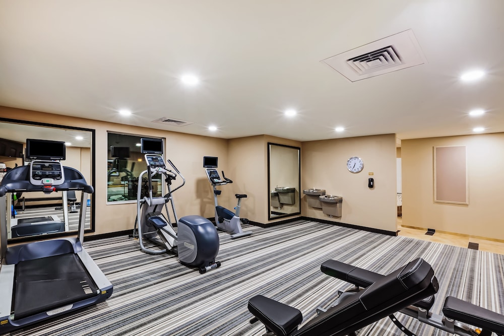 Candlewood Suites Lenexa Overland Park Area - photo 37