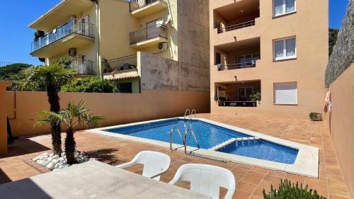 JORA 3A apartamento — 4-Star Luxury Hotel in Torroella De Montgri, Spain