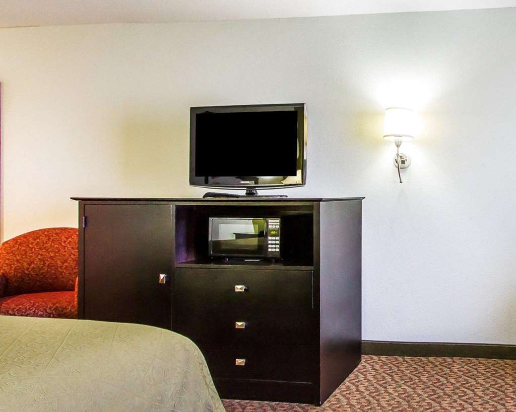 Quality Inn Pontiac - photo 21
