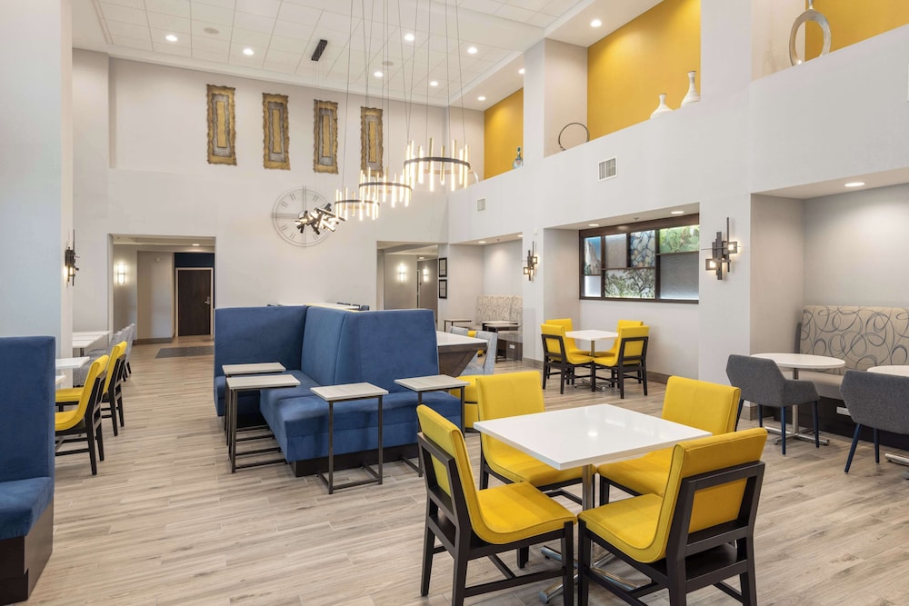 Hampton Inn & Suites Manteca - photo 51