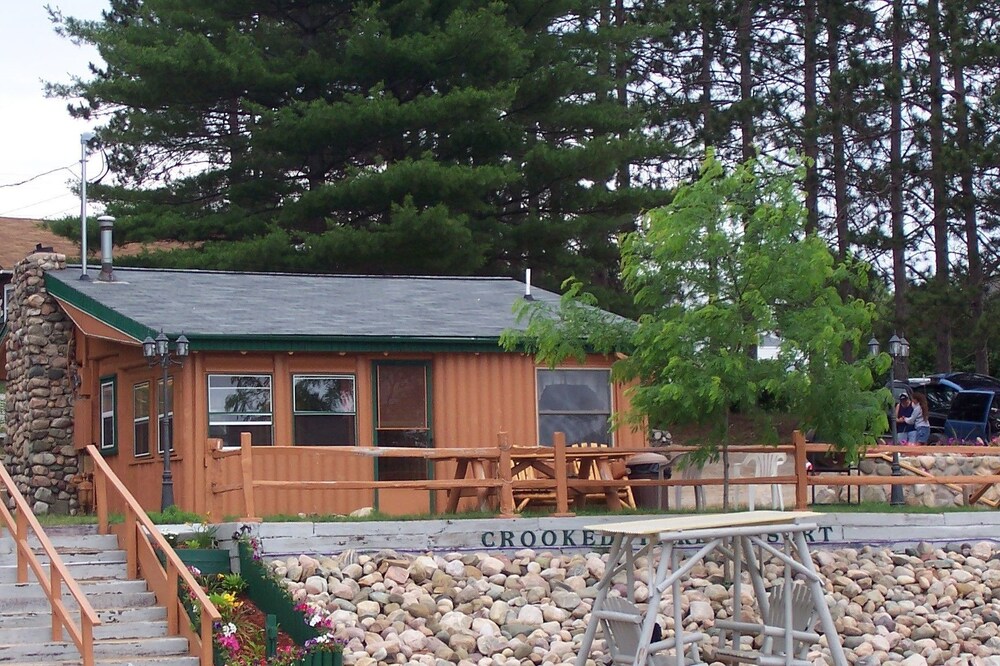 Crooked Lake Resort Cabin 4 - photo 38
