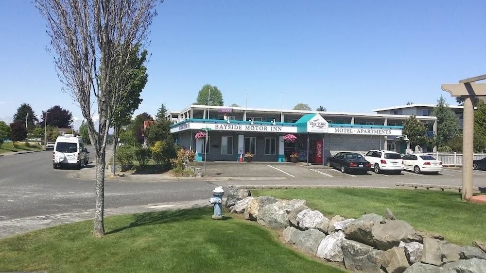 Bayside Motor Inn — Blaine