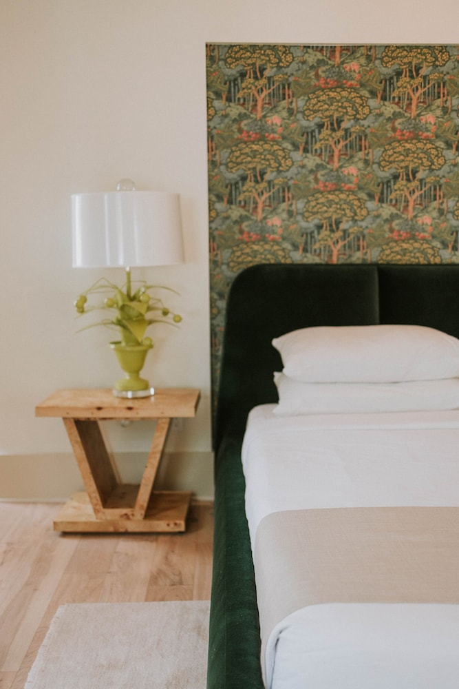 The Springs Hotel - photo 12