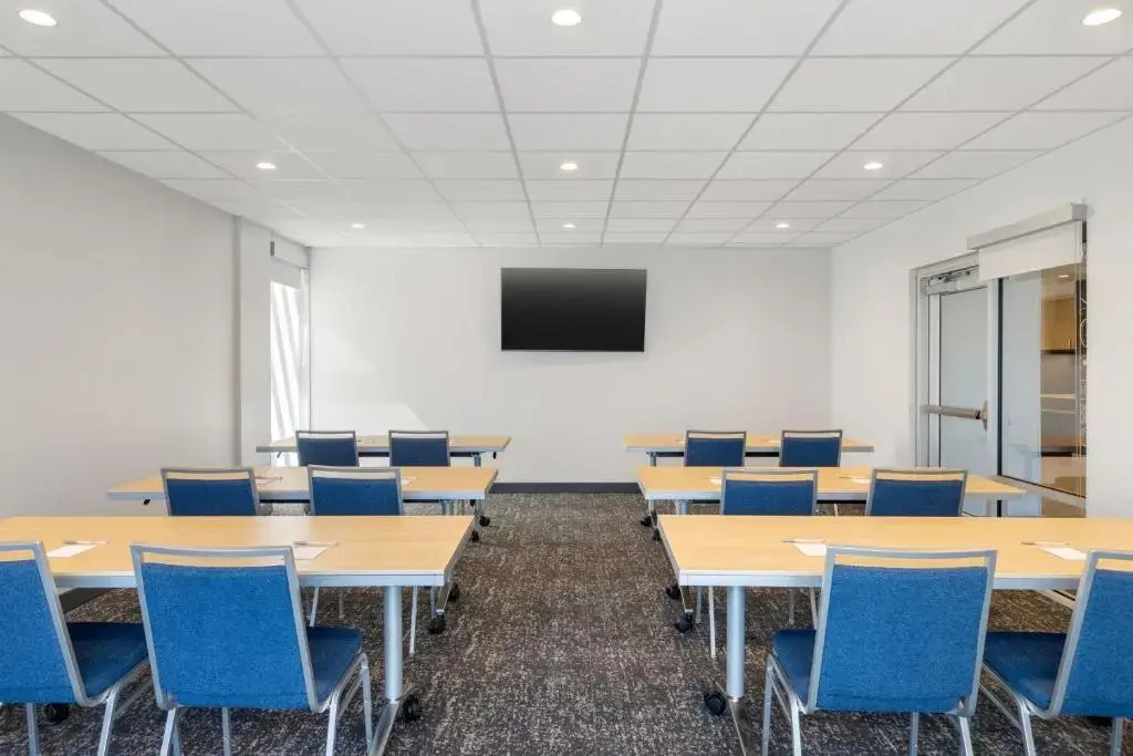 TownePlace Suites by Marriott Geneva at SPIRE Academy - photo 13