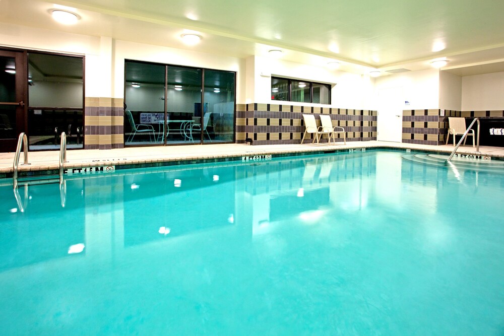 Holiday Inn Express & Suites Clemson by IHG - photo 24