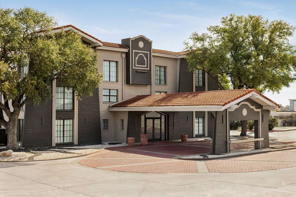La Quinta Inn by Wyndham San Antonio I 35 N at Toepperwein - photo 7