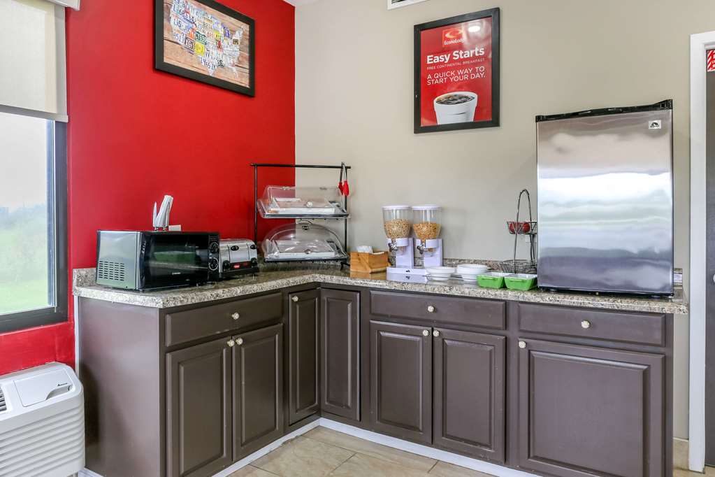 Econo Lodge Shorewood - photo 26