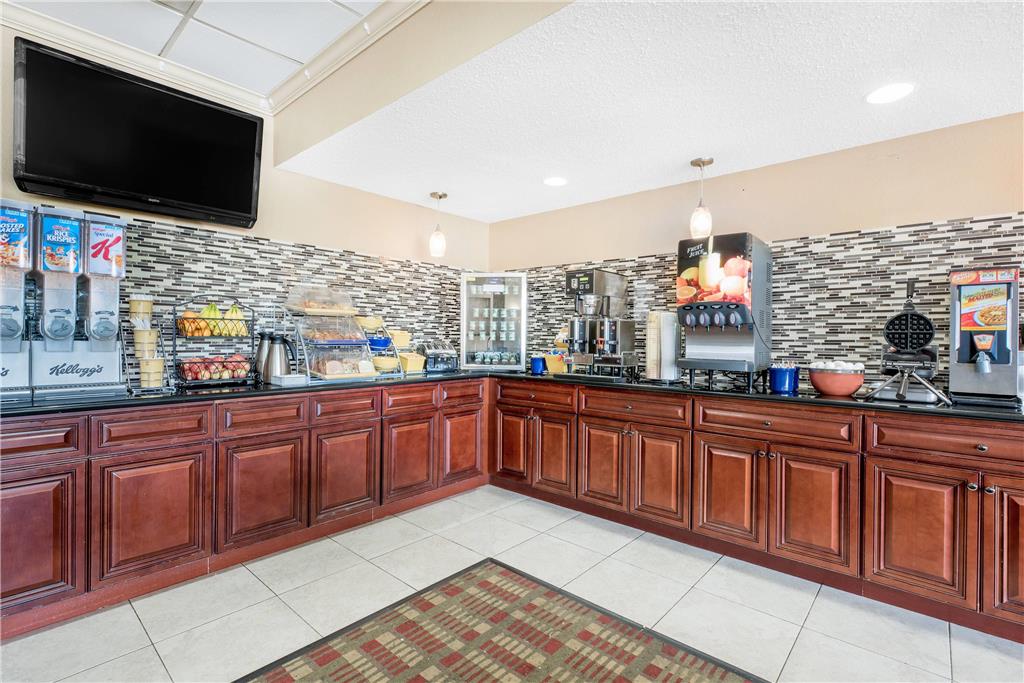 Days Inn & Suites by Wyndham York - photo 25