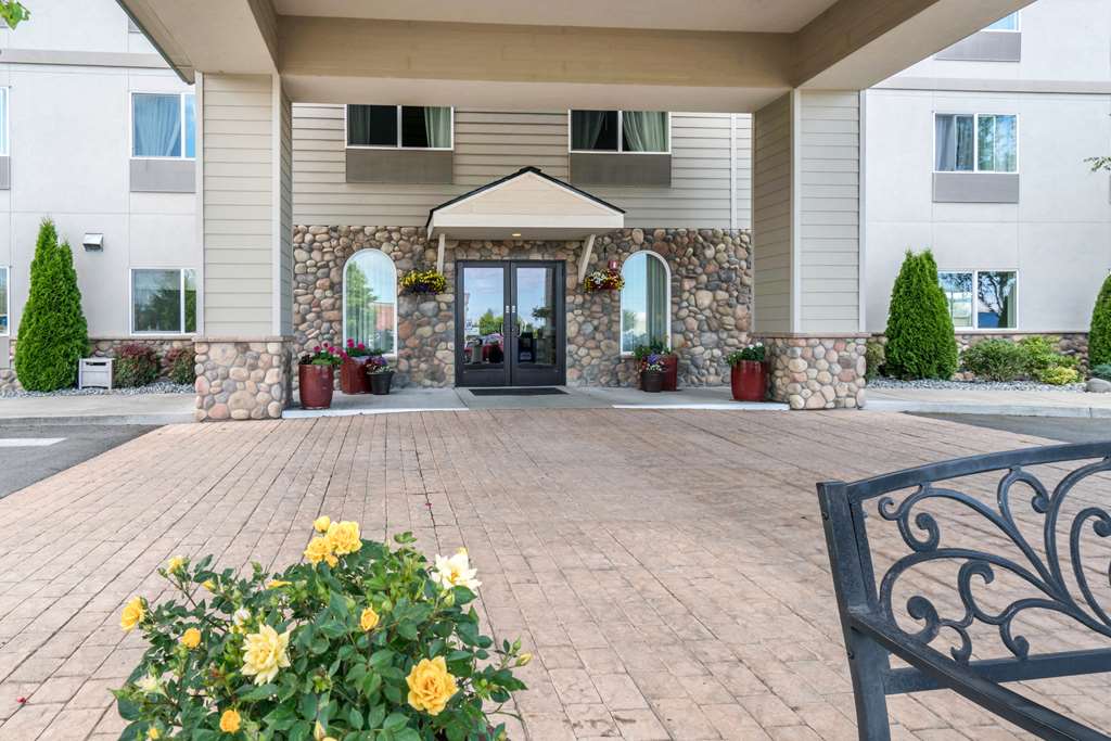 Quality Inn & Suites Sequim at Olympic National Park - photo 2
