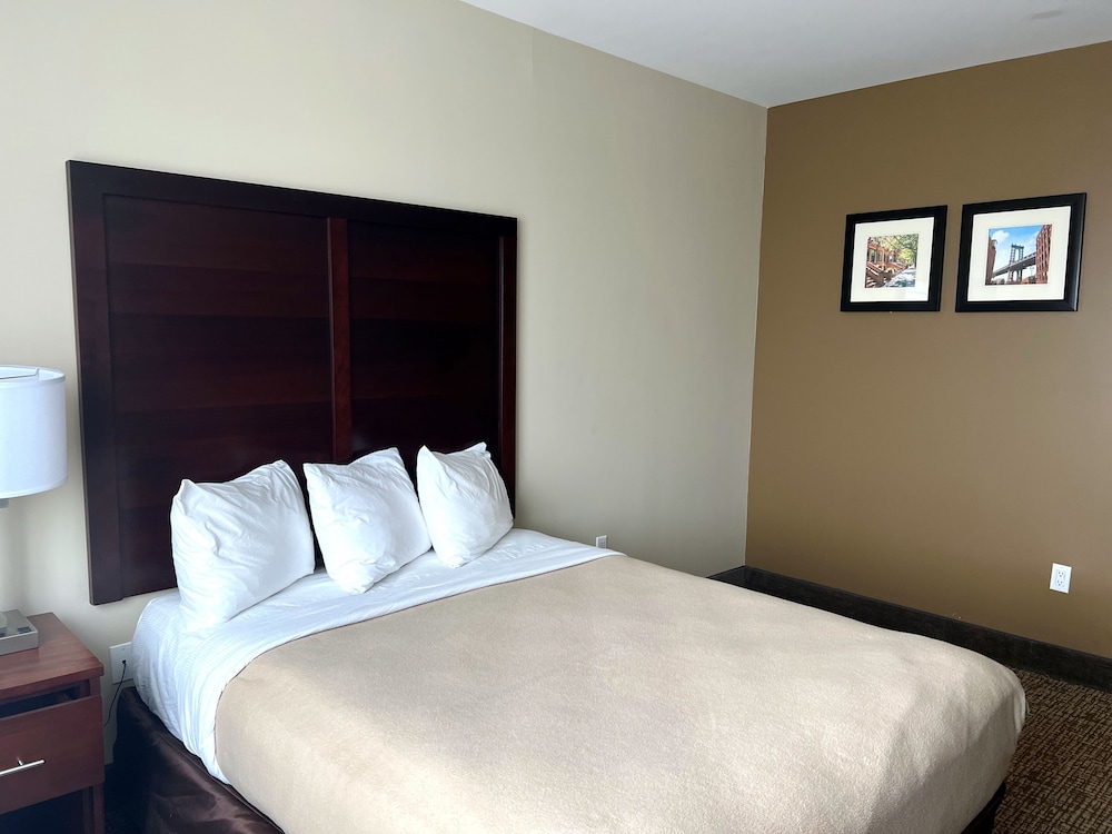 Lotus BLU Inn & Suites - photo 20
