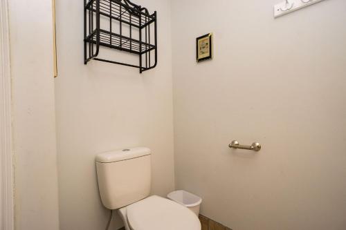 Jerseys Shore by Oak Island Accommodations - photo 40