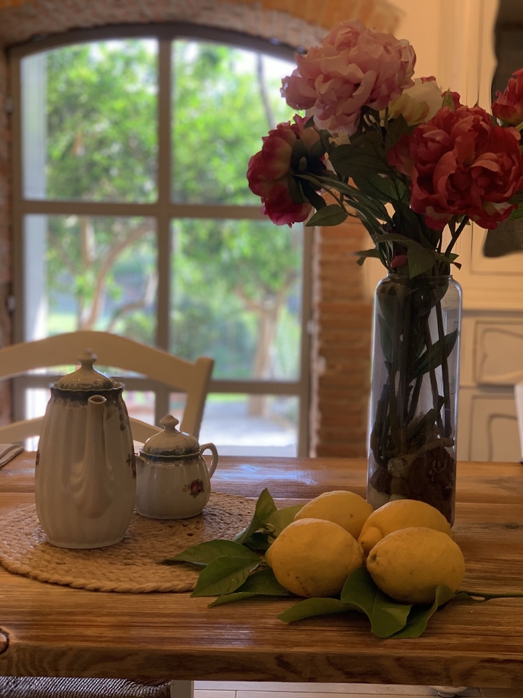 Il giardino dei limoni — 4-Star Luxury Hotel in Suvereto, Italy