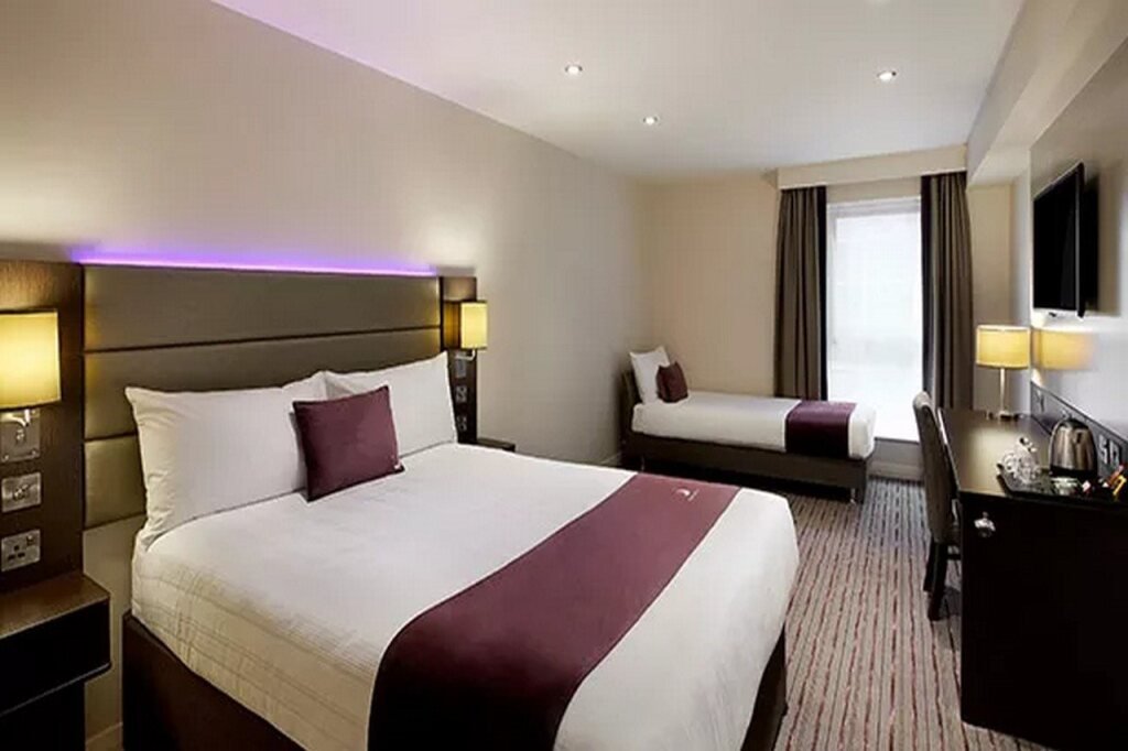 Premier Inn Epsom Central — Epsom — photo 3