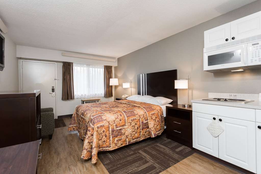 Days Inn by Wyndham Harrisburg North - photo 12