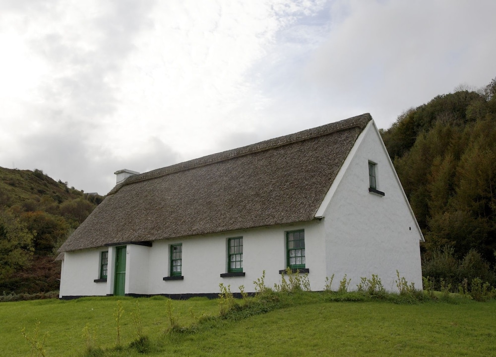 Corofin 3 bed No 5 - last minute hotel in Unknown City