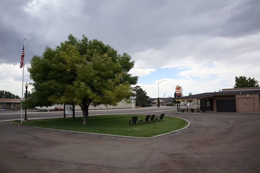 Oregon Trail Inn - carbon neutral hotel in Buhl