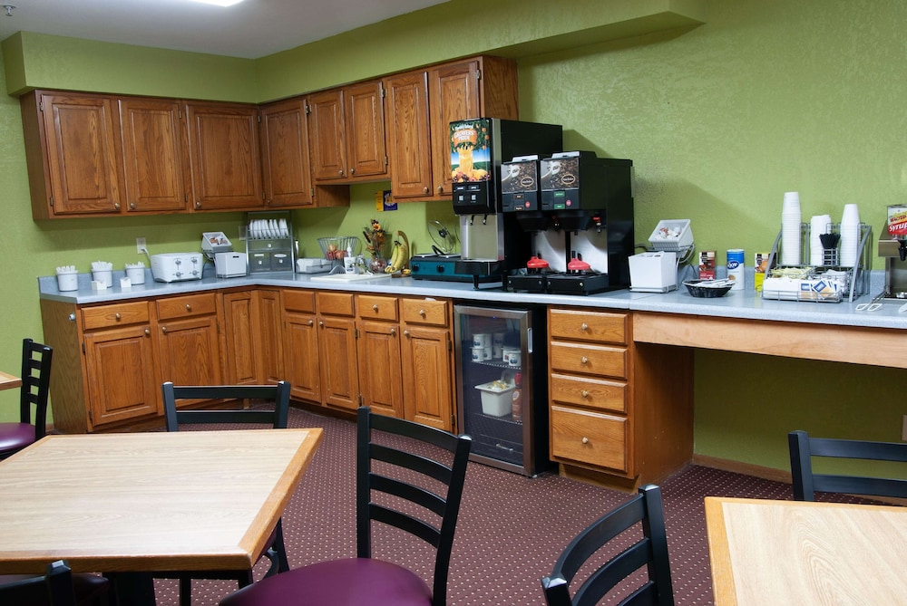 Super 8 by Wyndham Arkansas City KS - photo 20