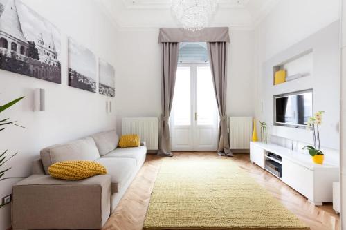 BpR Sophisticated Astoria Suite with Balcony — 4-Star Luxury Hotel in Budapest, Hungary