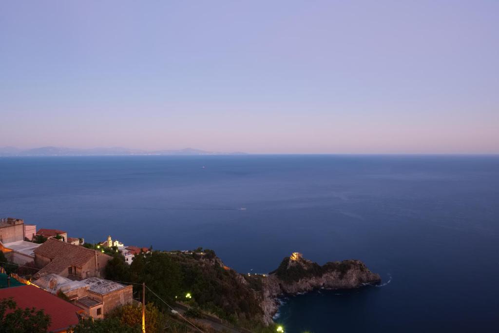 Smeraldo Holiday House — 4-Star Luxury Hotel in Conca Dei Marini, Italy