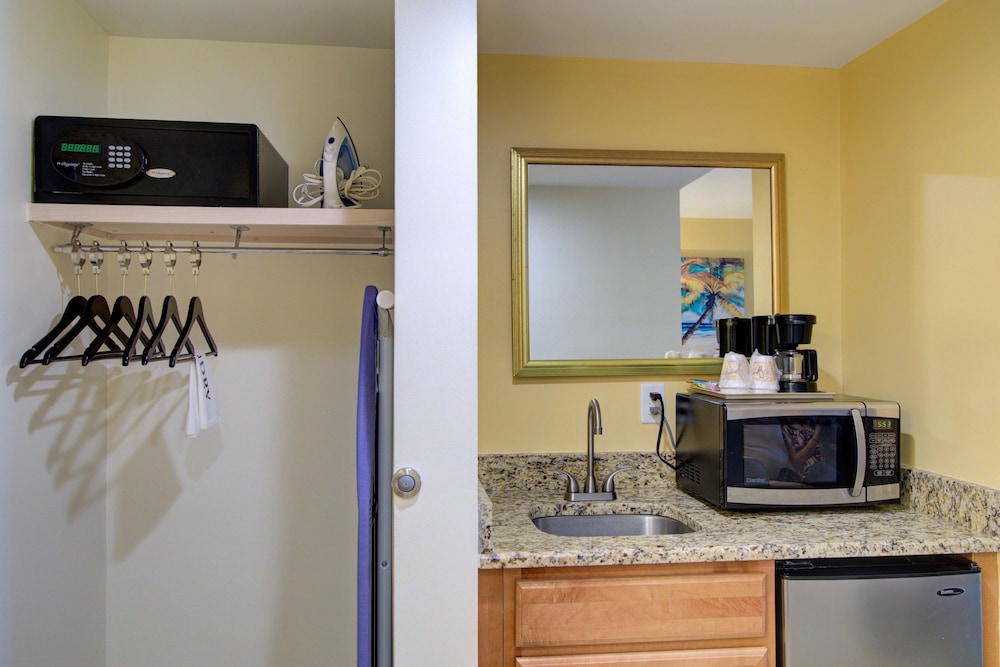Hutchinson Island Hotel - photo 6