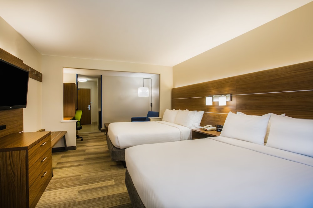 Holiday Inn Express & Suites Cedar City by IHG - photo 16