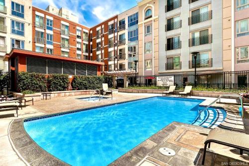 Allura Gaslamp Condo Office Pool Gym & Parking — 4-Star Luxury Hotel in San Diego, United States