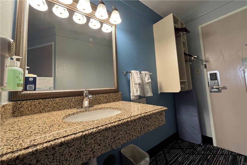 Baymont by Wyndham Litchfield - photo 15