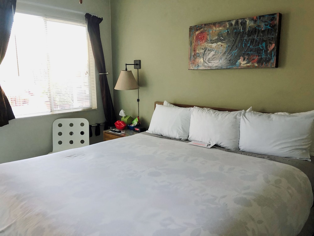 Bayfront Inn at the Waterfront - photo 11