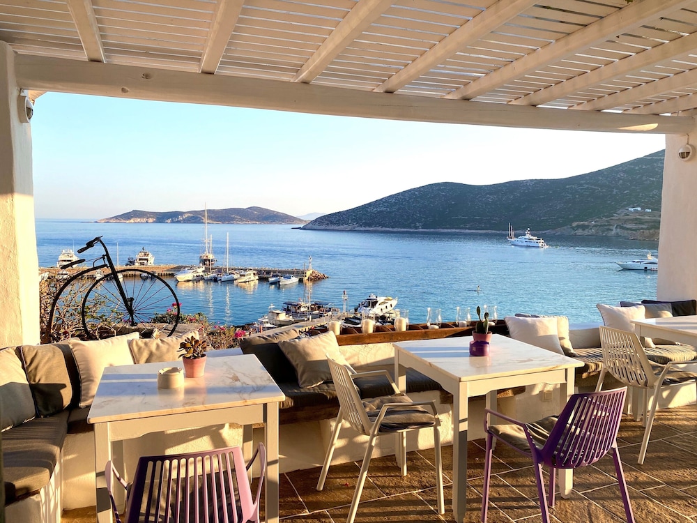 Niriedes Hotel - carbon neutral hotel in Unknown City